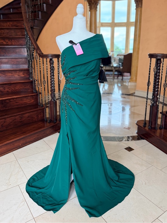 Terani Couture Dresses & Skirts - Terani Couture Emerald Green One-Shoulder Beaded Gown